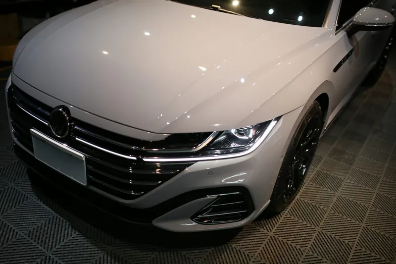 Volkswagen Arteon 全車透明犀牛皮：車頭近景